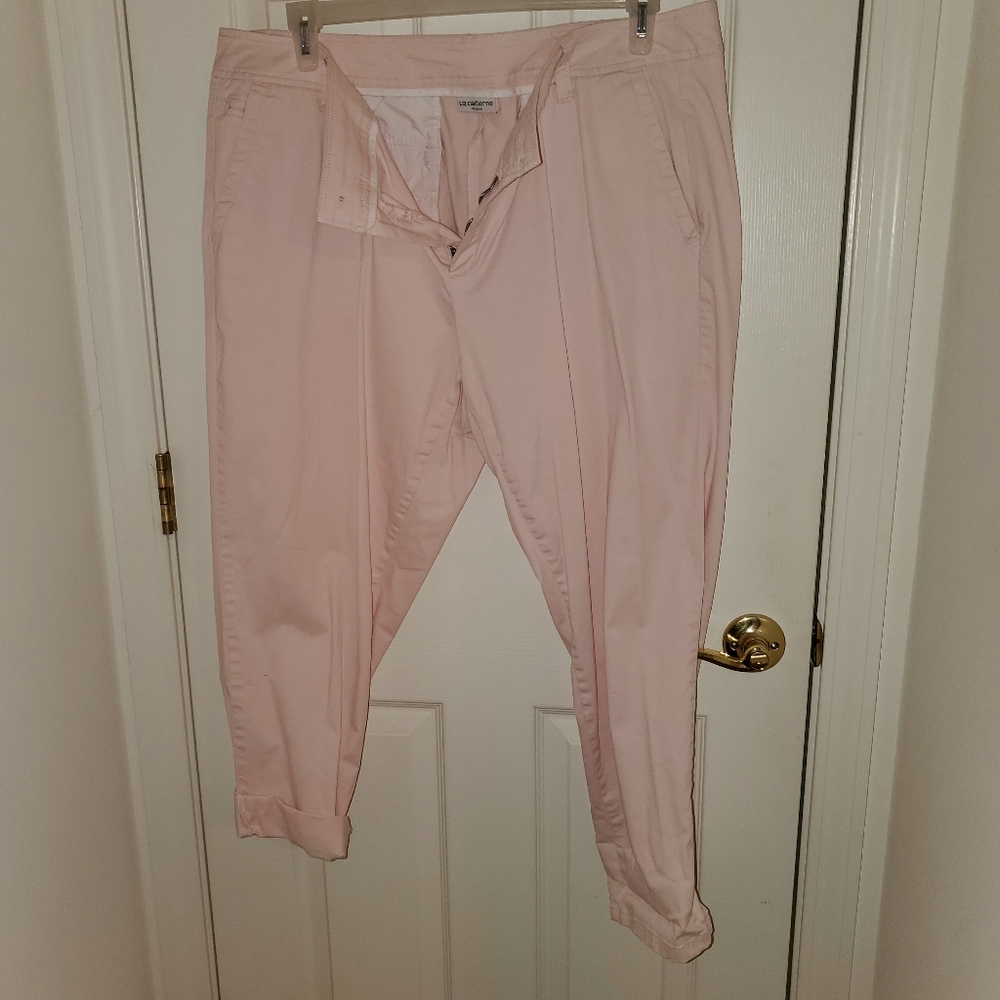 Womens crop light weight pants.